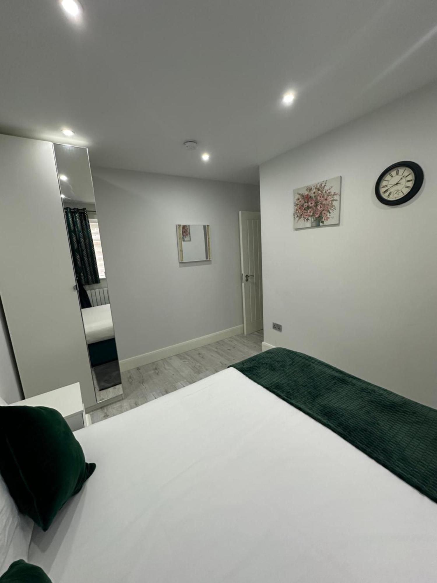 Luxury House Apartment Greenford  Exterior foto